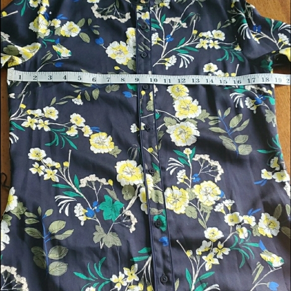 Lauren Ralph Lauren Floral Silky Button Down Dress - Picture 13 of 16